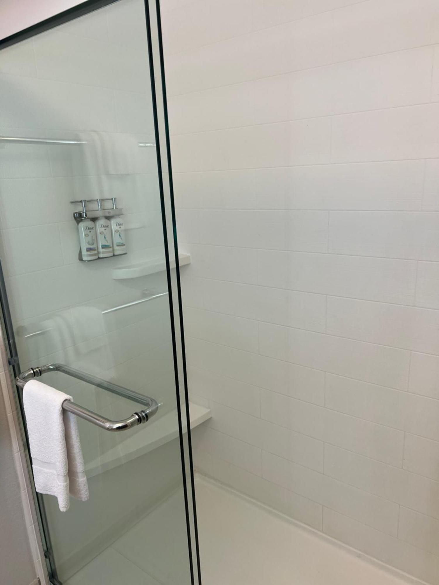 Holiday Inn Express & Suites Mobile - University Area By Ihg מראה חיצוני תמונה