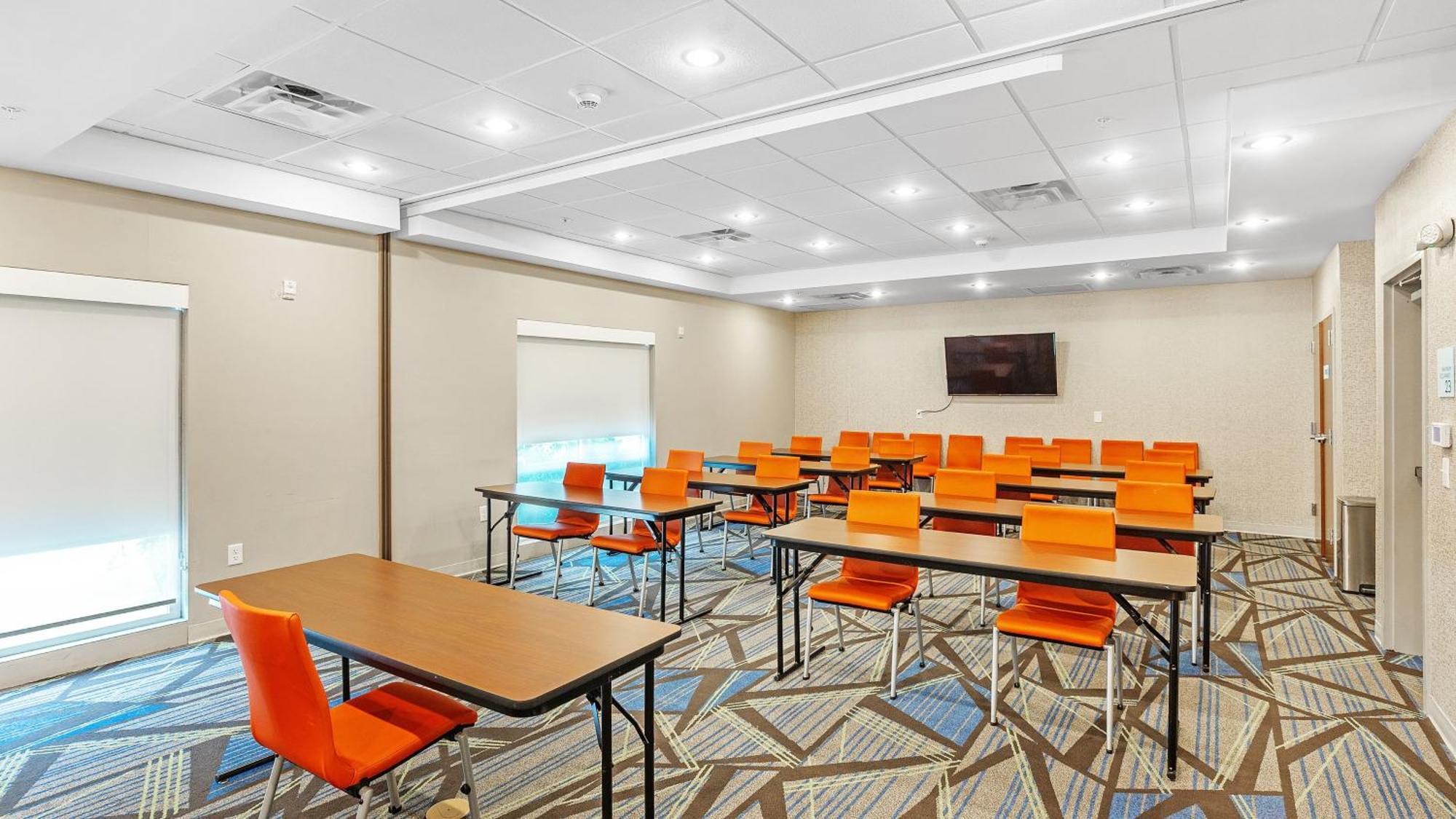 Holiday Inn Express & Suites Mobile - University Area By Ihg מראה חיצוני תמונה