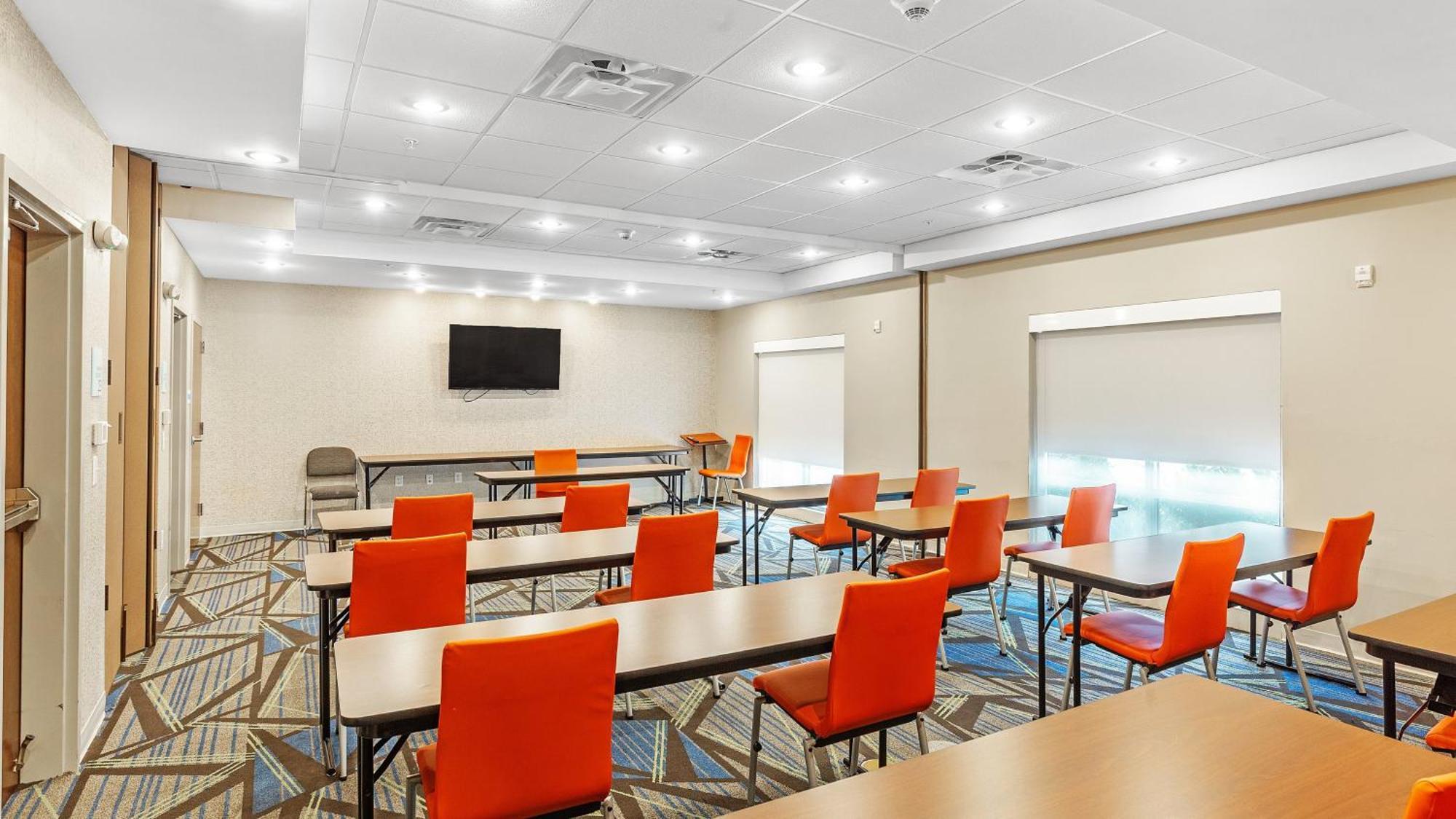 Holiday Inn Express & Suites Mobile - University Area By Ihg מראה חיצוני תמונה