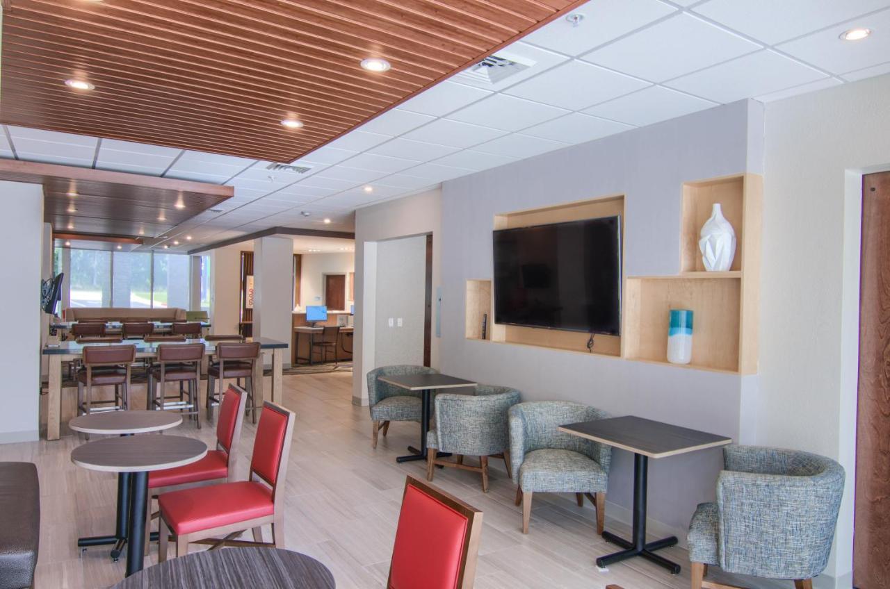 Holiday Inn Express & Suites Mobile - University Area By Ihg מראה חיצוני תמונה