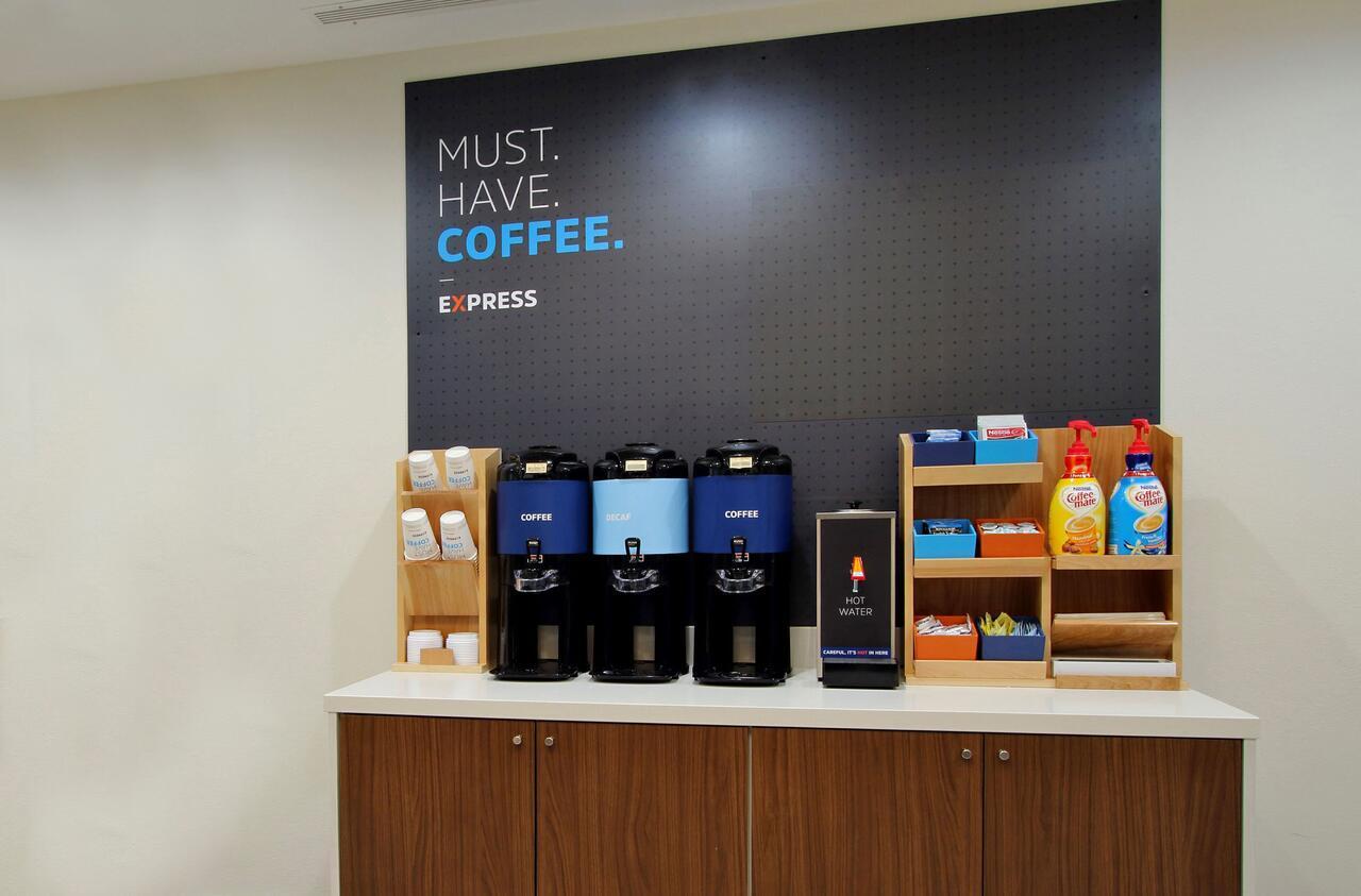 Holiday Inn Express & Suites Mobile - University Area By Ihg מראה חיצוני תמונה